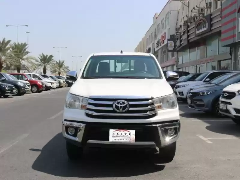 Использовал Toyota Hilux Продается в Доха #6548 - 1  image 